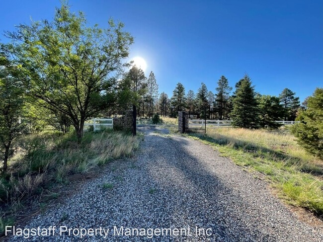 Building Photo - 4 br, 2.5 bath House - 11595 Glodia Dr