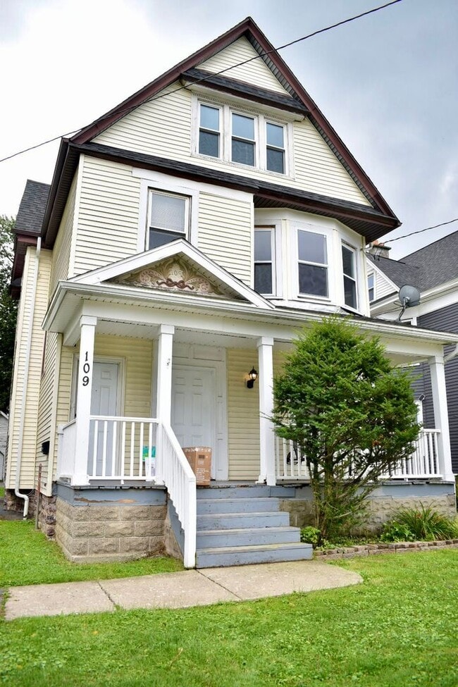 Building Photo - 109 Unger Ave