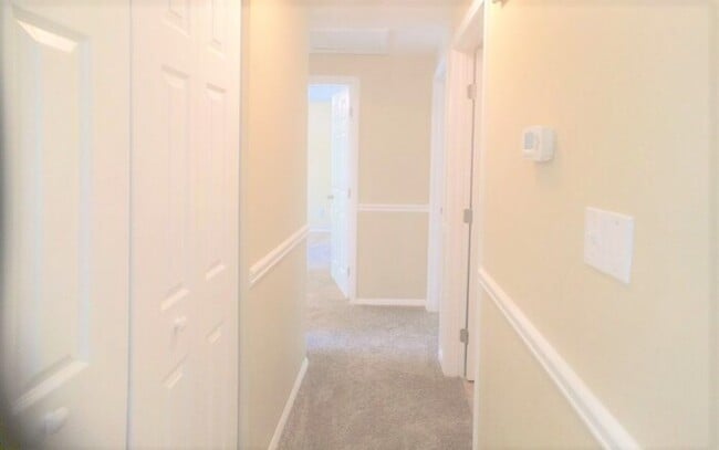 Building Photo - 2875 Woodburn Ct