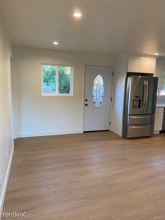 Building Photo - 2 br, 1 bath Triplex - 1743 1/2 256th St