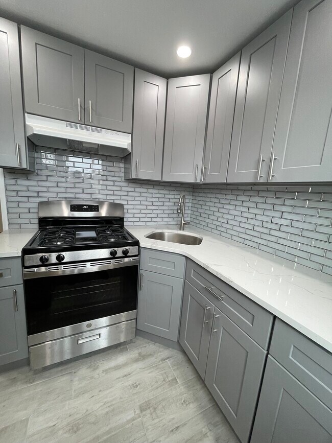 Building Photo - 10936 113th St