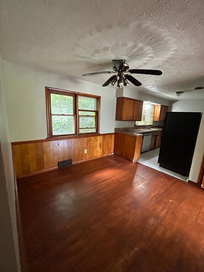 Foto del edificio - Move in ready!
