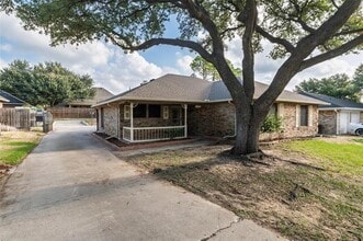 Building Photo - 7813 Redwood Ct