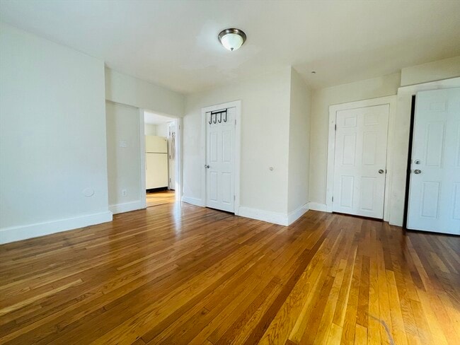 Foto del edificio - 144 School St