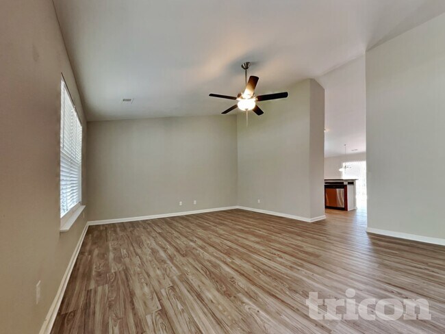Foto del edificio - 163 Arbor Springs Dr