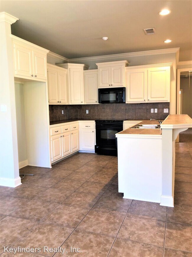 Building Photo - 3 br, 2 bath House - 41040 Villa Ct. North