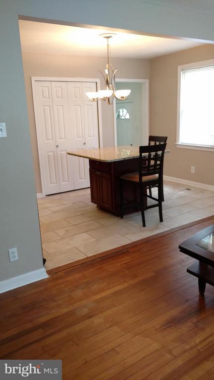Foto principal - 127 Edison Rd