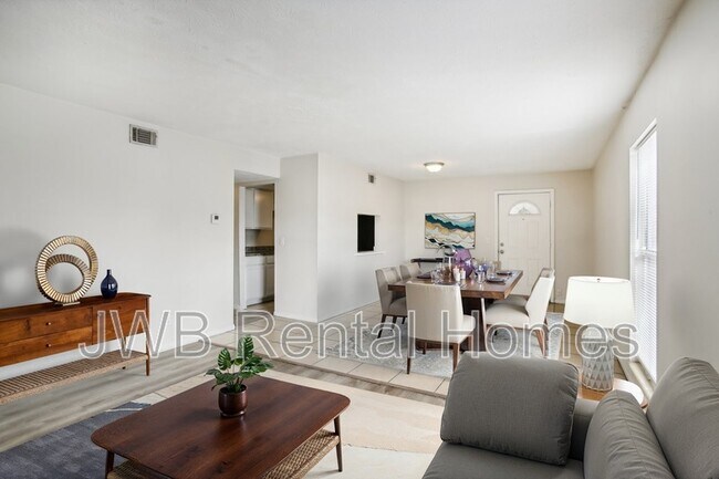 Foto del edificio - 851 Bert Rd