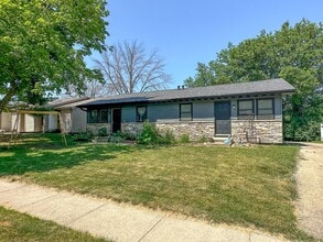 Building Photo - 1317 Woodstock Ave