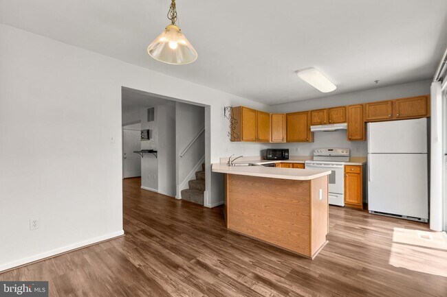 Foto del edificio - 703 Horse Chestnut Ct