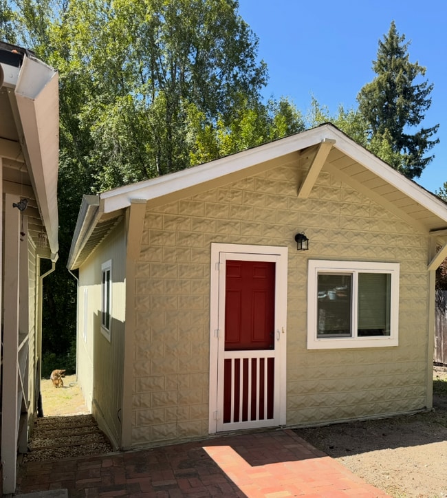 Building Photo - 9545 Brookside Ave