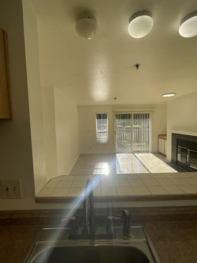 Foto del edificio - 215 100th St SW