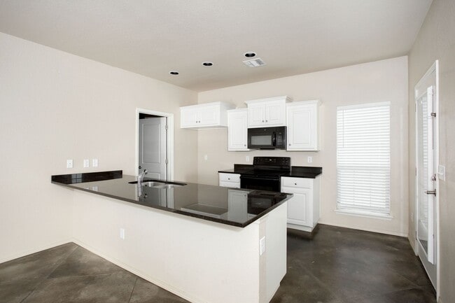Building Photo - Built in 2018 3bedrooms 2bathrooms CH/A