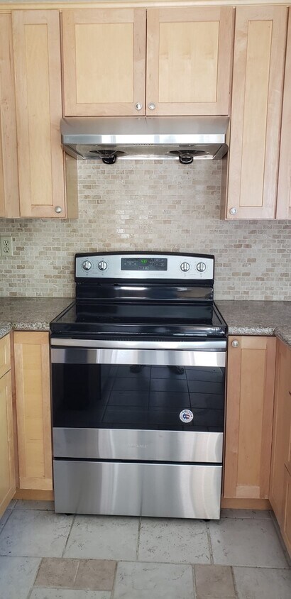 Primary Photo - 2726 Mabury Sq