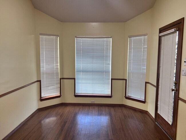 Foto del edificio - 9304 Saguaro St NW