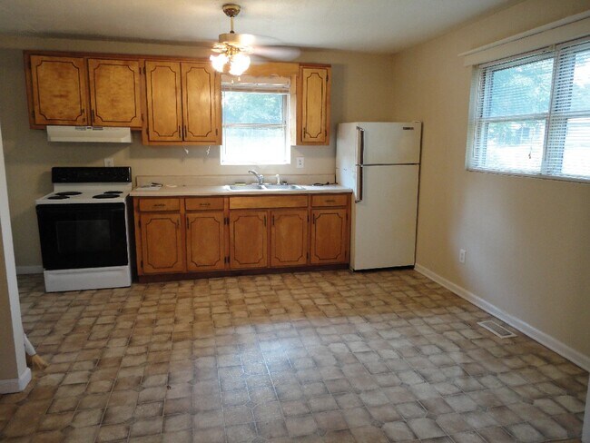 Building Photo - 218 Duckett Rd