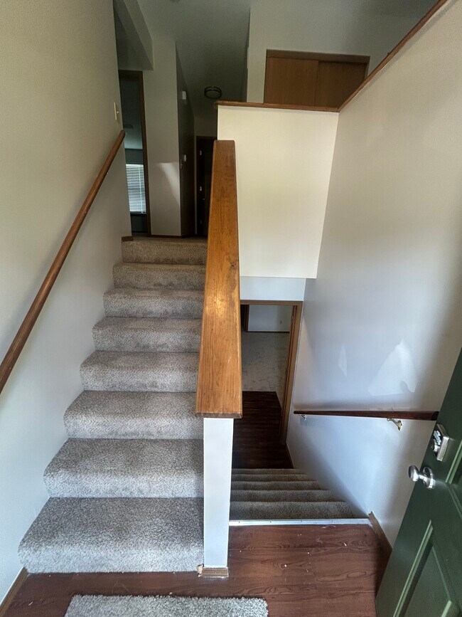 Foto del edificio - 555 Whitegate Dr