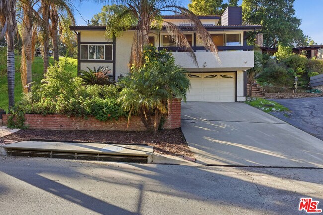 Foto del edificio - 4345 Canoga Ave