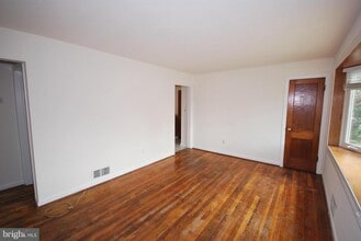 Building Photo - 5028 Nantucket Rd