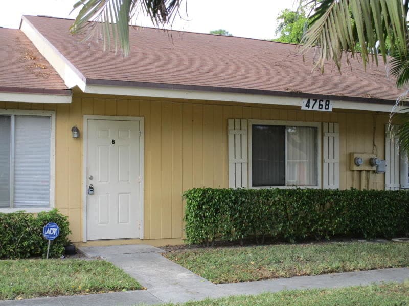 3/2 Villa in Forest Glen Townhome Rentals in West Palm Beach FL