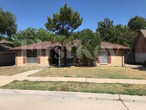 Building Photo - 4026 Cedar Creek Dr