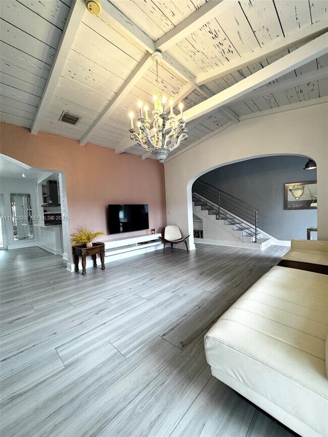 Foto del edificio - 3470 Sheridan Ave