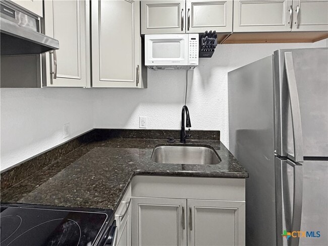 Building Photo - 515 Bremser Ave