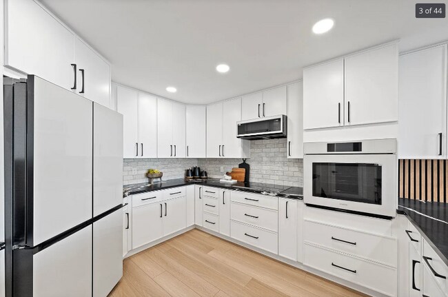 Foto del edificio - 2414 Front St