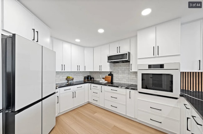 Building Photo - 2414 Front St