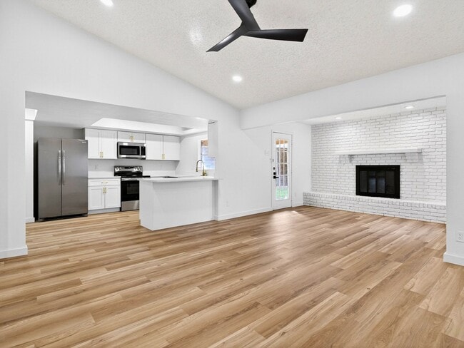 Foto del edificio - 709 Brookview Dr