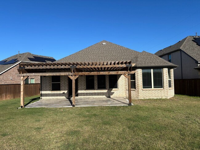 Building Photo - Welcome to Your Next Home in the Sought-Af...