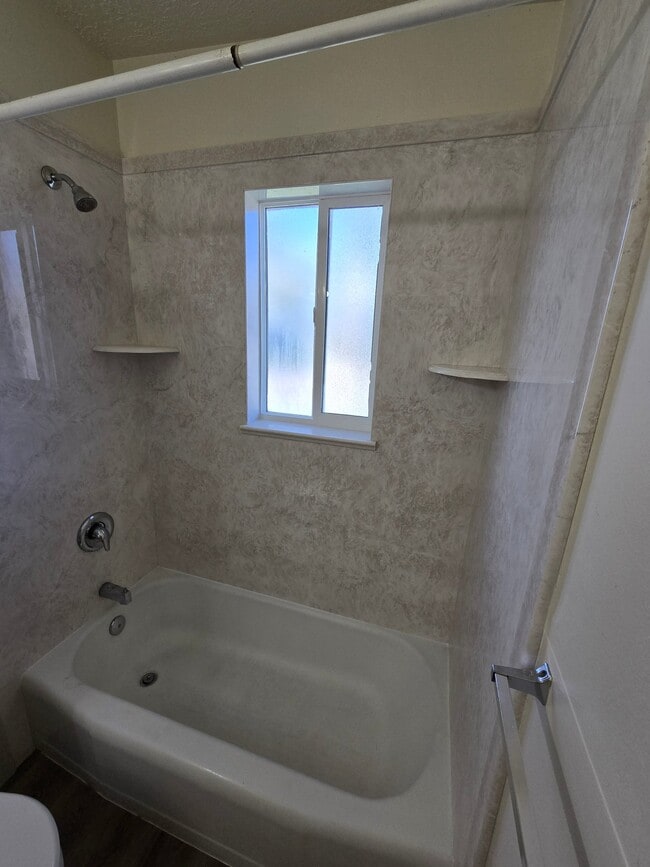 Foto del edificio - 2583 W 4800 S