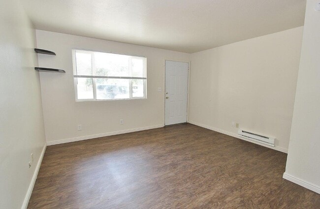 Building Photo - 733 N 28th St