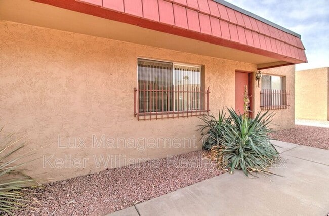 Building Photo - 5323 N 19th Ave