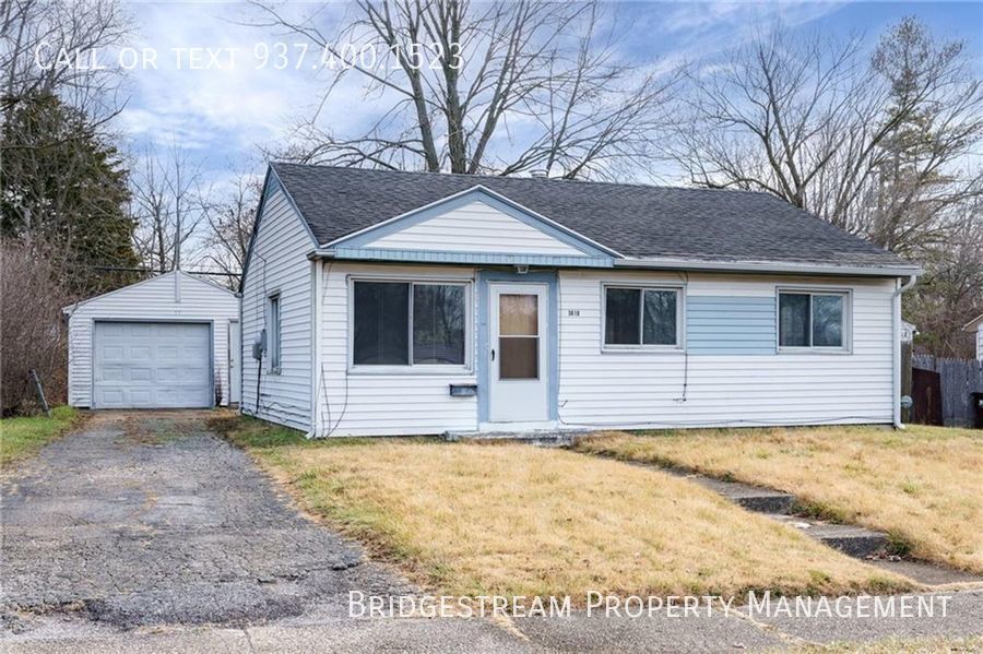 Primary Photo - Nice 3 bedroom, 1 bath home with 1 car det...
