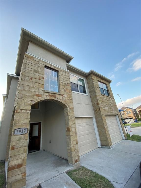 Primary Photo - 7912 Via Ashford Terrace