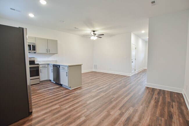 Foto del edificio - 106 Adkins St