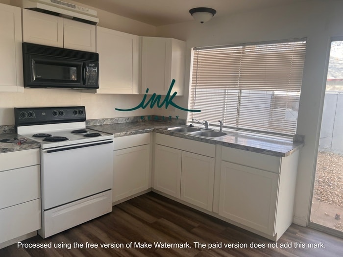 Primary Photo - 2 bed 1 bath Unit Available - $1,100 a month