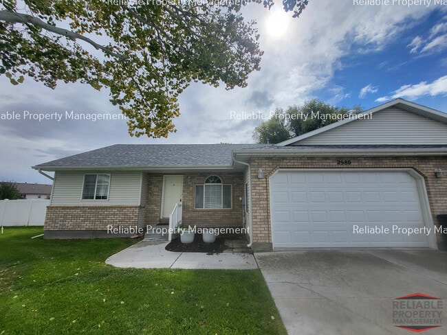 Building Photo - 2980 Oakhaven Cir
