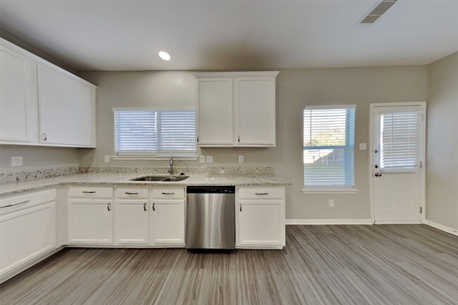 Building Photo - 4319 Mount Vinson Way