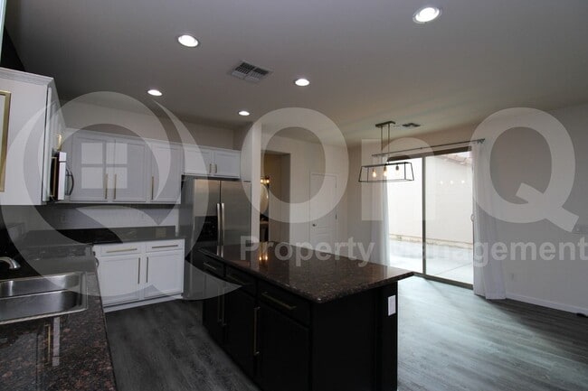 Foto del edificio - 3450 E Tulsa St