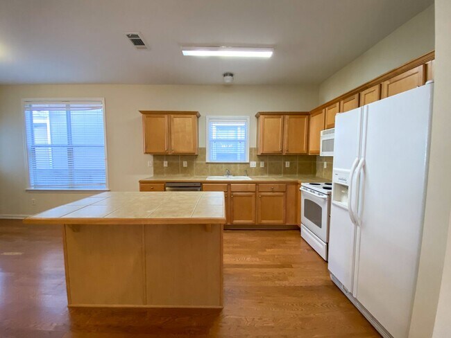 Foto del edificio - 3 bedroom 2.5 bathroom in Harbor Town Memphis