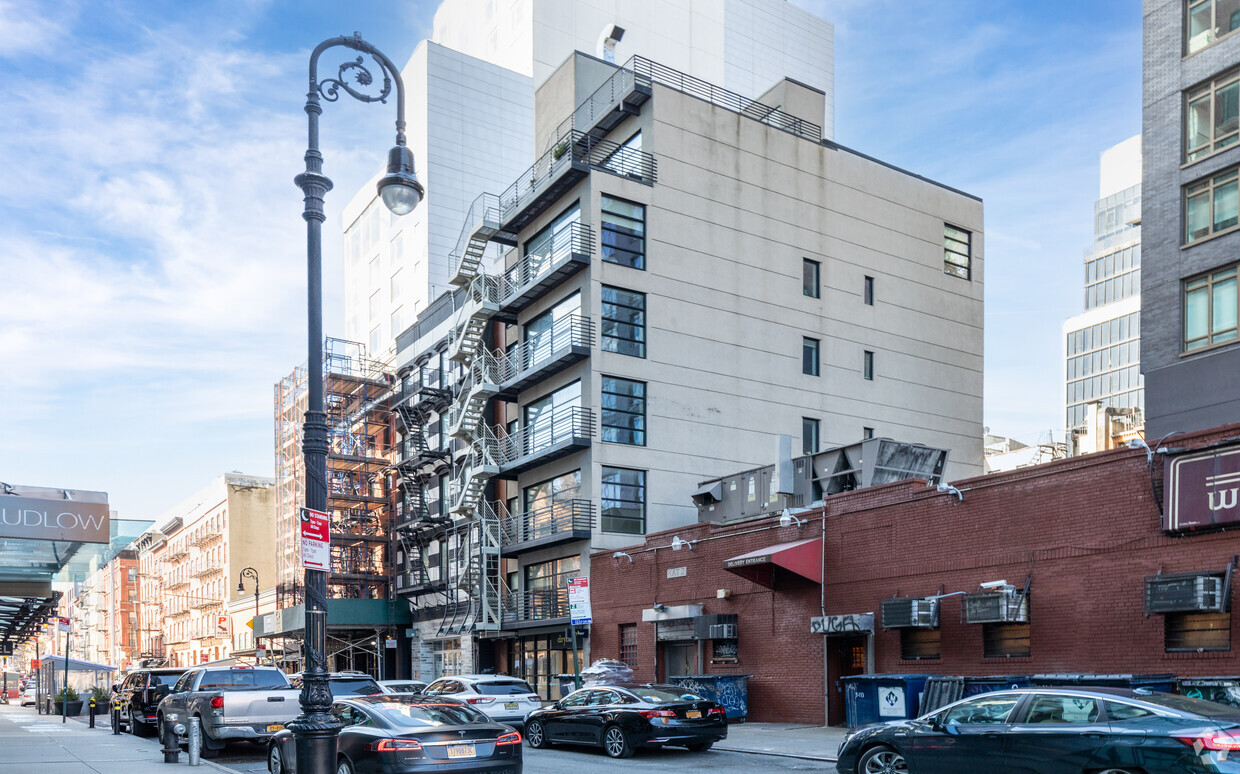 Primary Photo - 179 Ludlow St