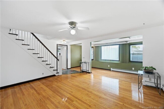 Foto del edificio - 32 1/2 Westville Ave