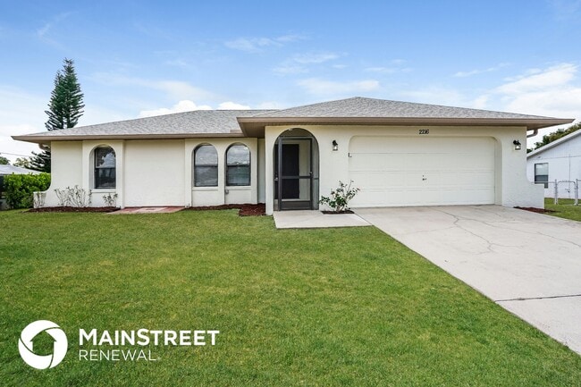 Building Photo - 2216 SE 6th Ln