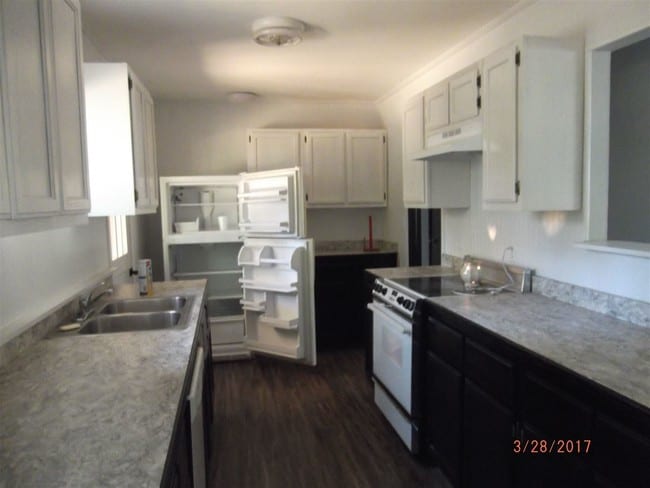 Building Photo - 312 W Margurite St