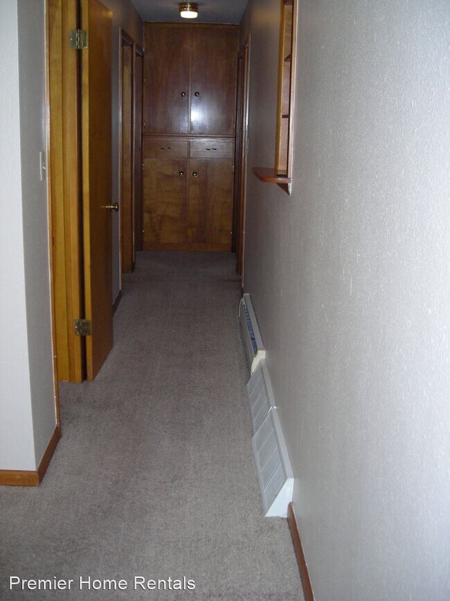 Building Photo - 3 br, 1 bath House - 407 Hahn Ave