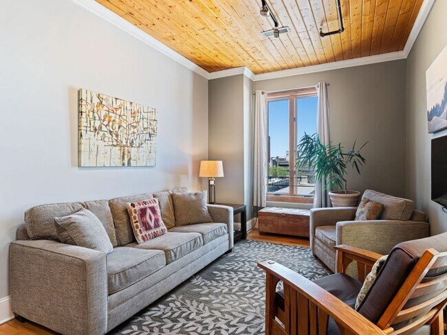 Foto del edificio - Fabulous Downtown Asheville Apartment