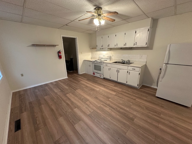 Foto del edificio - 148 S 17th St