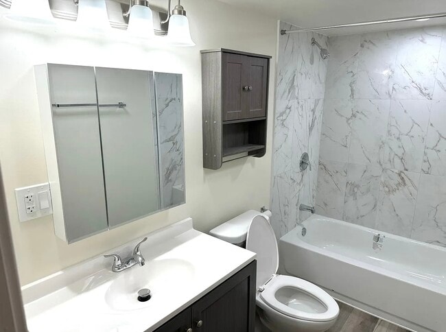Foto del edificio - 10350 Milford St